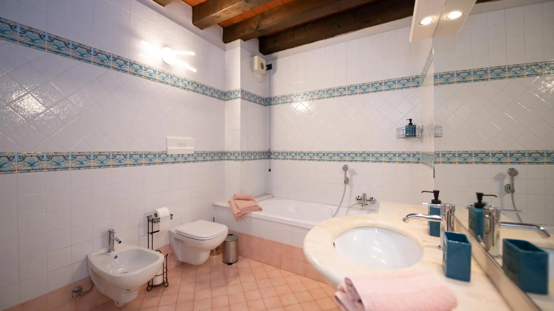 דירות דסנזאנו דל גארדה Casa Sul Porto 0*,
