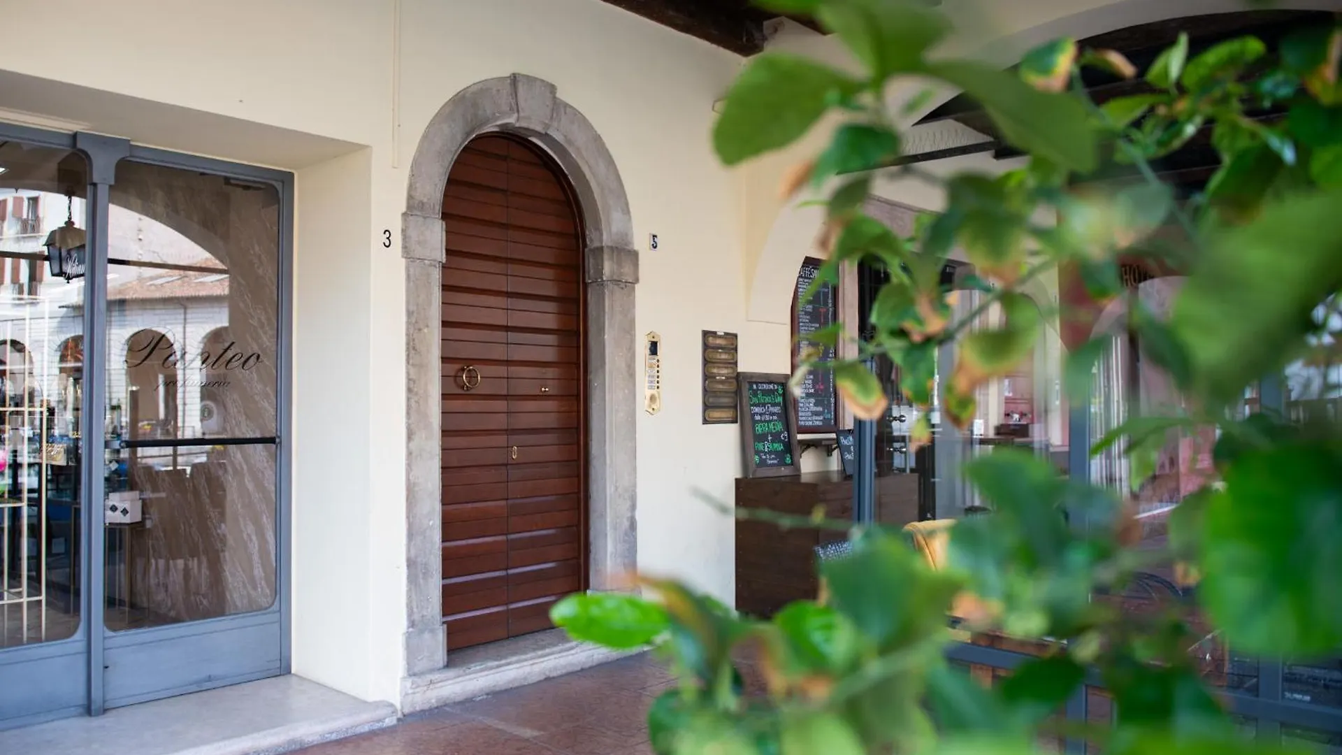 דירות דסנזאנו דל גארדה Casa Sul Porto